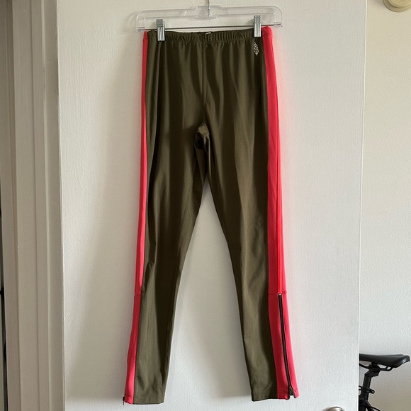 Free People FP Movement Green/Pink Stripe Zipper Side Leggings size Small EUC - Picture 5 of 12